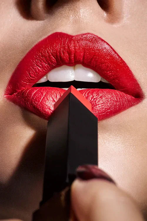 The Selects Gallery and Kenneth Willardt are excited to present an exclusive photography series in collaboration with Harper’s Bazaar and Yves Saint Laurent Beauté During New York Fashion Week.