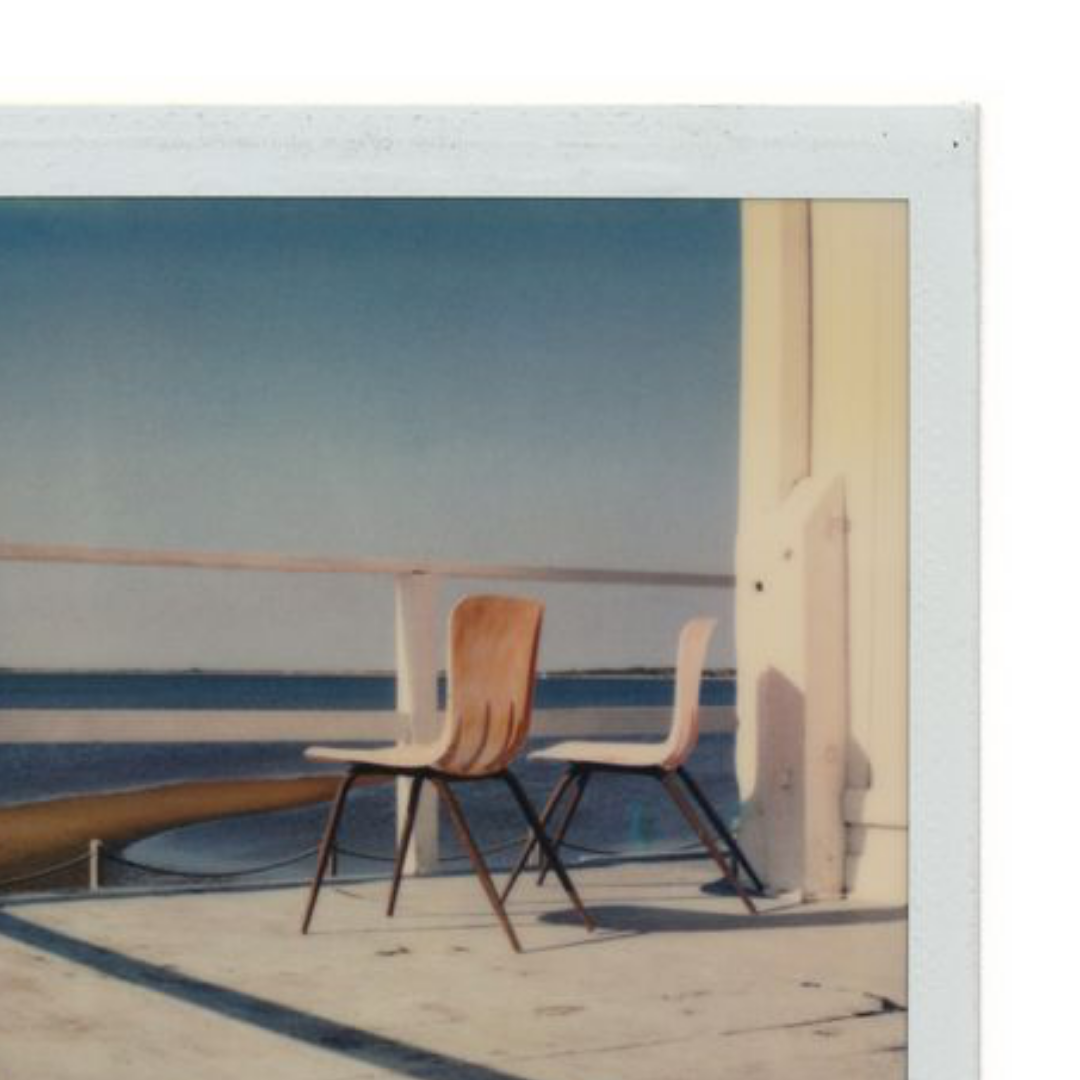 #081- CHAIRS BY THE SEA