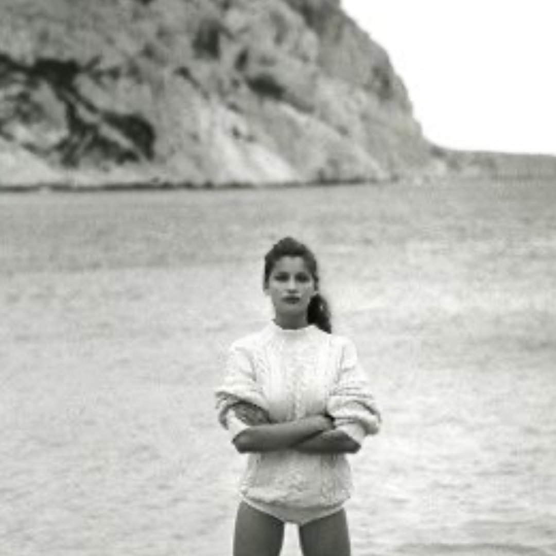 LAETITIA CASTA, 1994, CASSIS