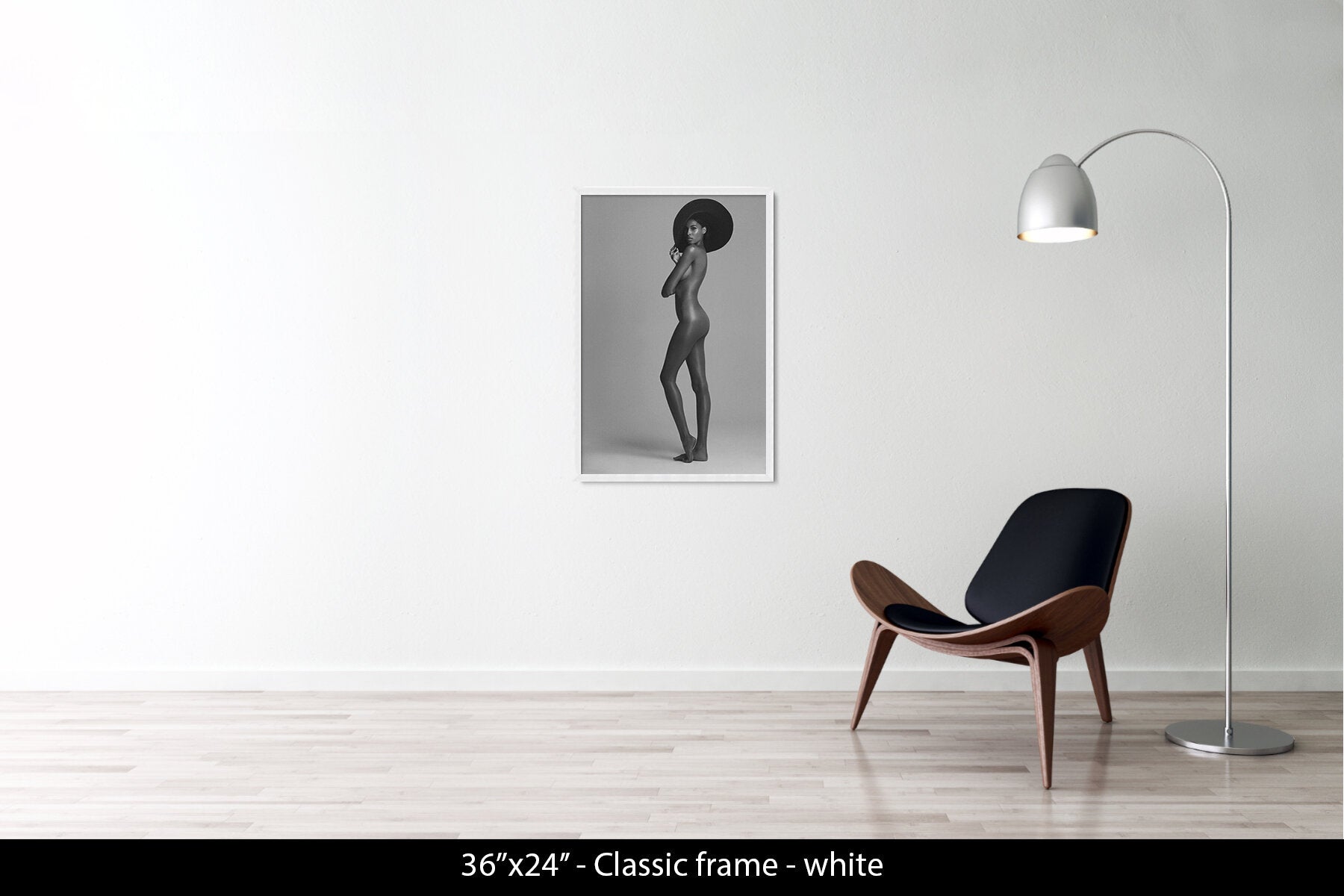 CINDY BRUNA - NU À LA CAPELINE NOIRE - PARIS