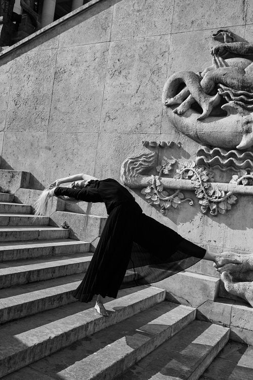 LA DANSEUSE DE CHAILLOT I- PARIS