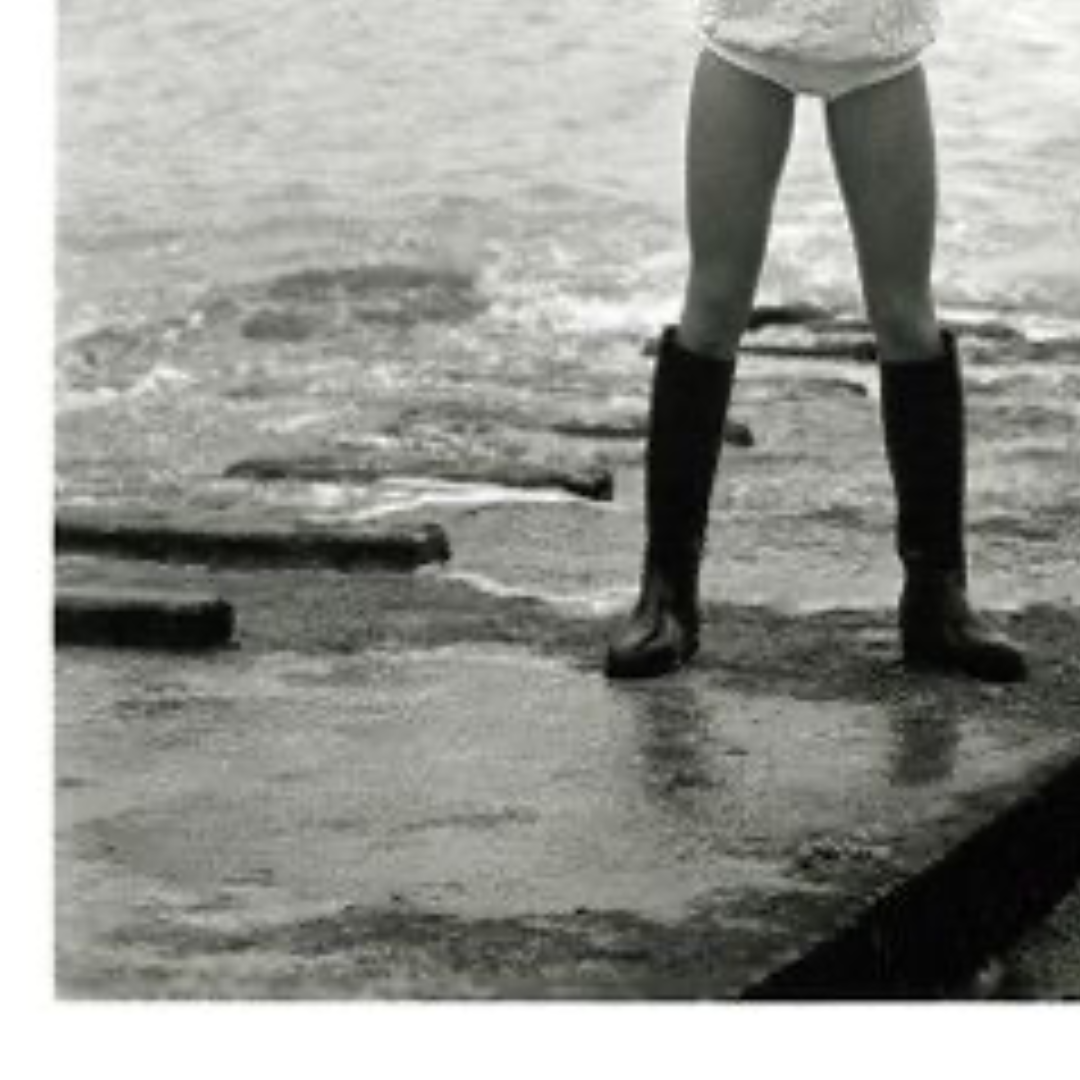 LAETITIA CASTA, 1994, CASSIS