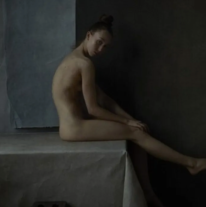 Alexa sitting, New York, 2020