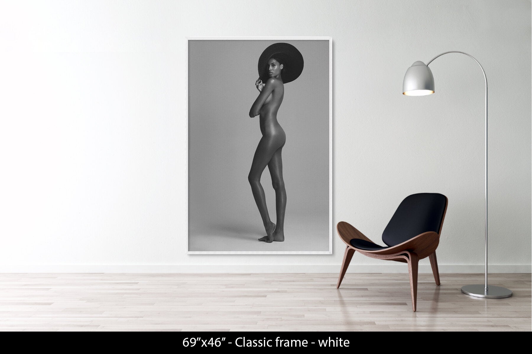 CINDY BRUNA - NU À LA CAPELINE NOIRE - PARIS