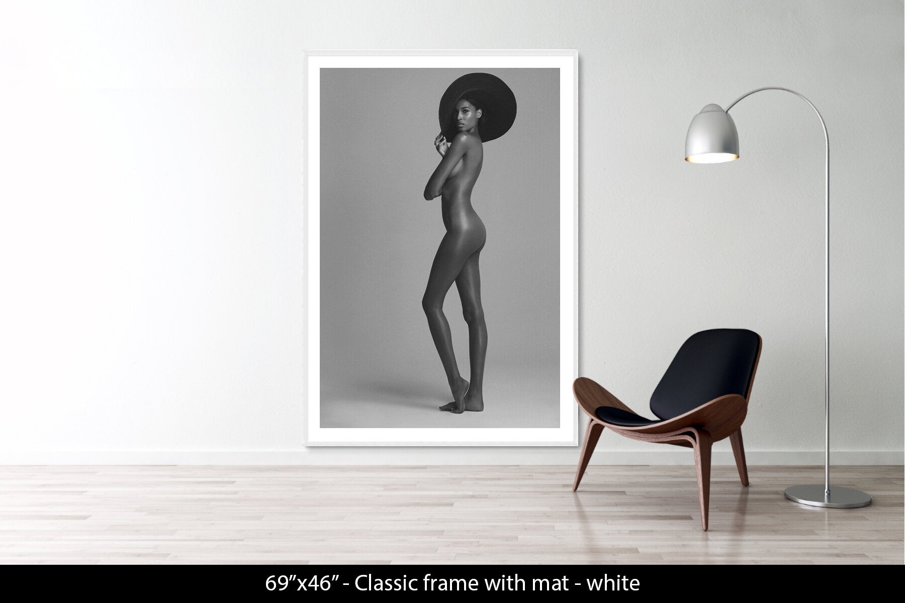 CINDY BRUNA - NU À LA CAPELINE NOIRE - PARIS