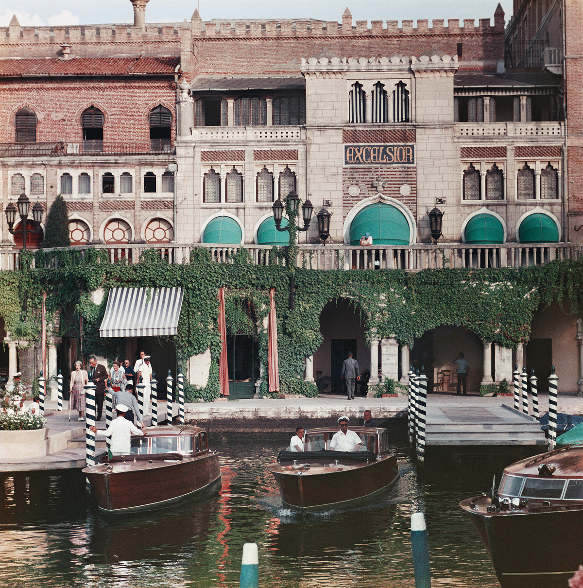Slim Aarons, Westin Excelsior, 1957