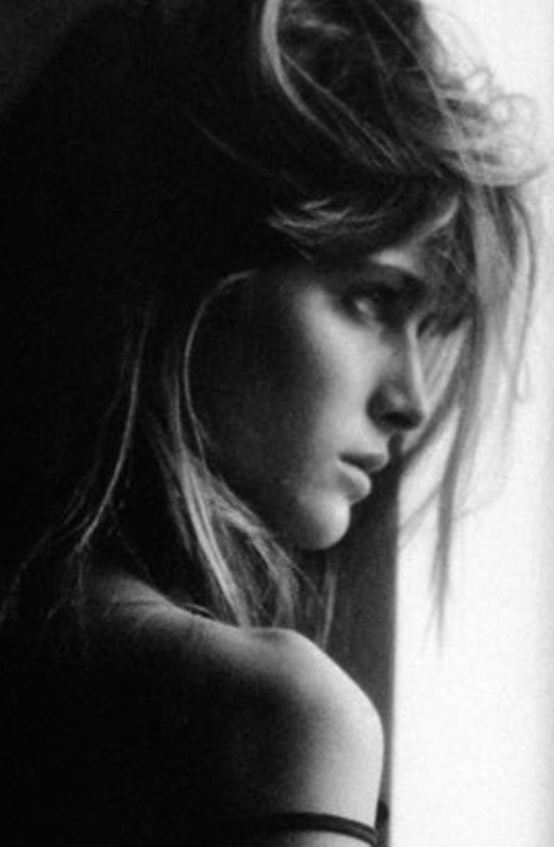 STEPHANIE SEYMOUR - WINDOW IN NEW YORK